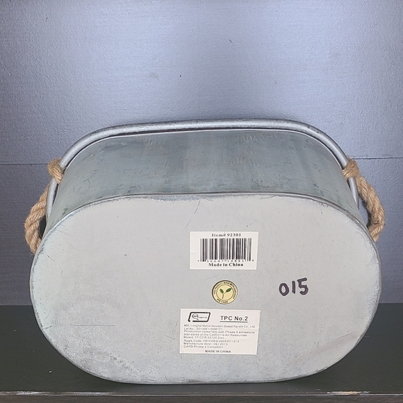 Rustic Galvanized Metal Bucket with Rope Handles - Picture 4 of 4